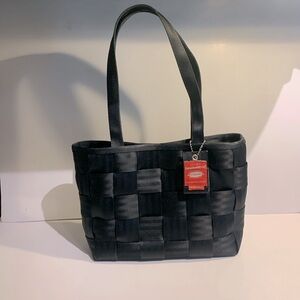 Harvey’s original seatbelt bag